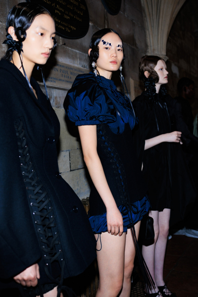 At Simone Rocha, Rose-Embellished Brows Made For A Mesmerising Beauty Moment