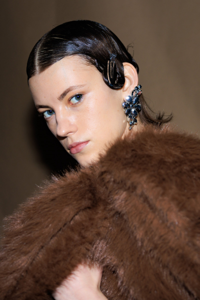 At Simone Rocha, Rose-Embellished Brows Made For A Mesmerising Beauty Moment