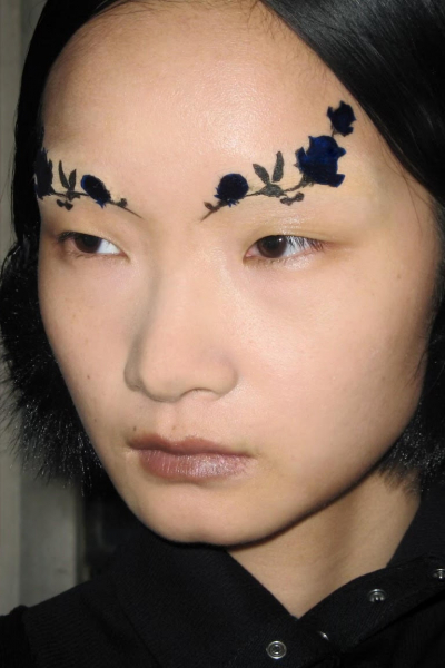 At Simone Rocha, Rose-Embellished Brows Made For A Mesmerising Beauty Moment